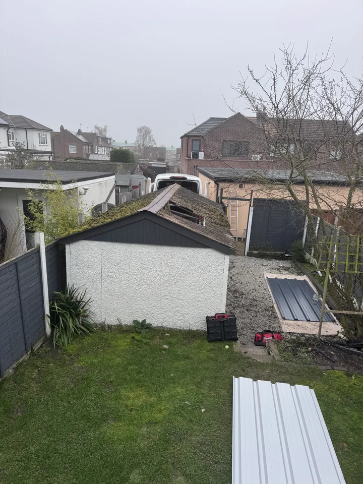 Garden shed roof before replacement